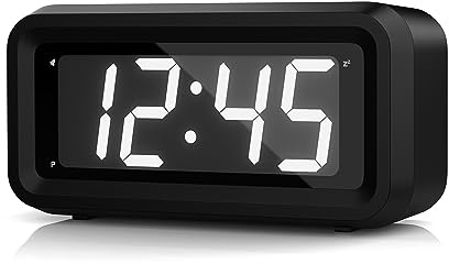 KWANWA Digitaler Wecker, LED Uhr Batteriebetrieben Tischuhr mit 3 Einstellbarer Helligkeit/Snooze/Ohne Ticken/12/24Hr 1,2'' Rote Digital Display Gut Lesbares Tragbarer Reisewecker Wanduhr (weiße Led)