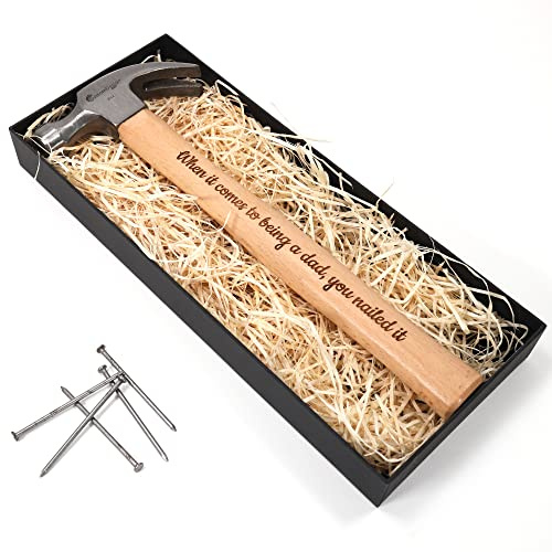 Personalisierter Hammer + Geschenkbox ~ Werkzeug mit Wunschgravur für Vater | Laser-gravierter Claw Hammer Individuell gestaltet ~ Originelle Geschenkidee zum Geburtstag, Jahrestag, Vatertag, Weihnachten